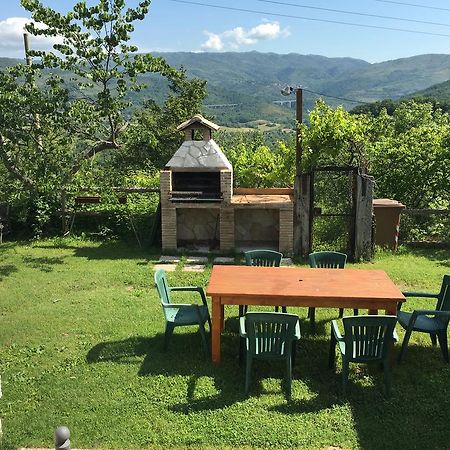Chalet Dei Parchi Bed & Breakfast Saracinesco Exterior photo
