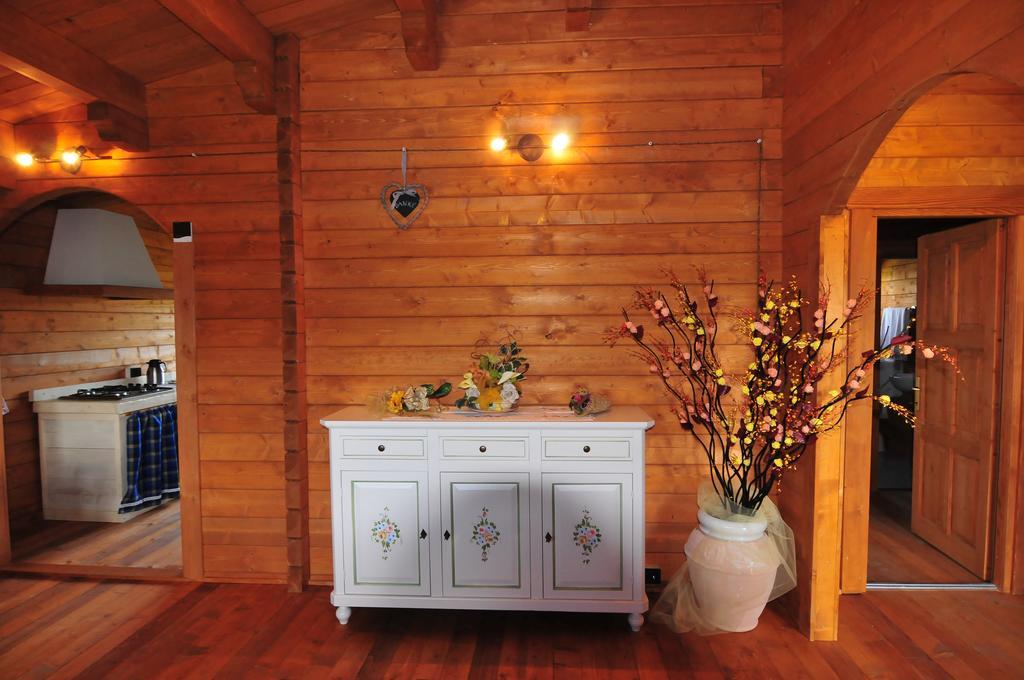 Chalet Dei Parchi Bed & Breakfast Saracinesco Exterior photo